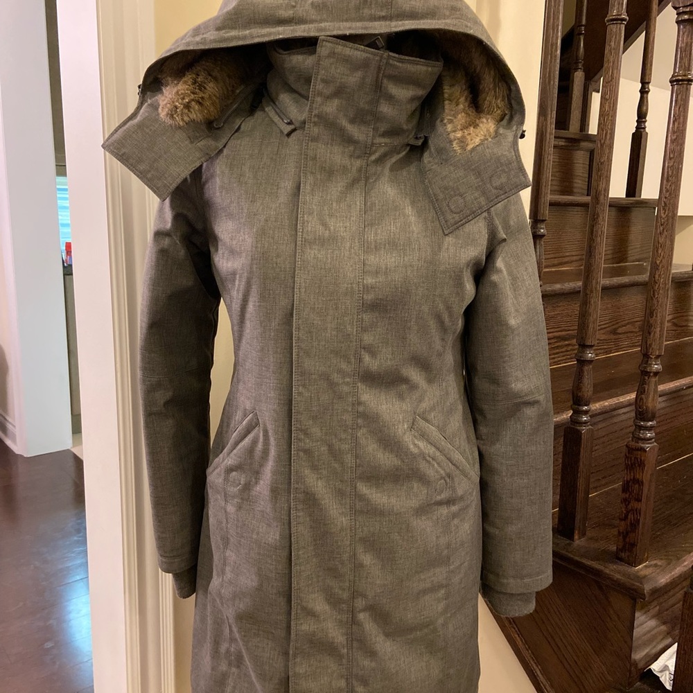 Aritzia Oscar Parka Grey size Small